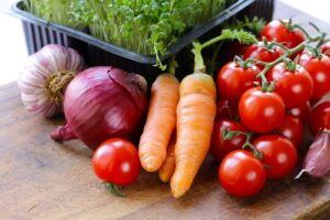 Legumes e verduras bem coloridas mostram como o potássio beneficia a agricultura