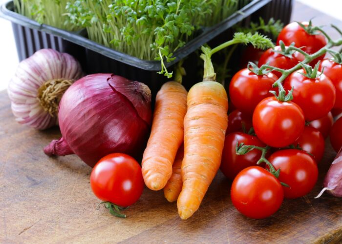 Legumes e verduras bem coloridas mostram como o potássio beneficia a agricultura