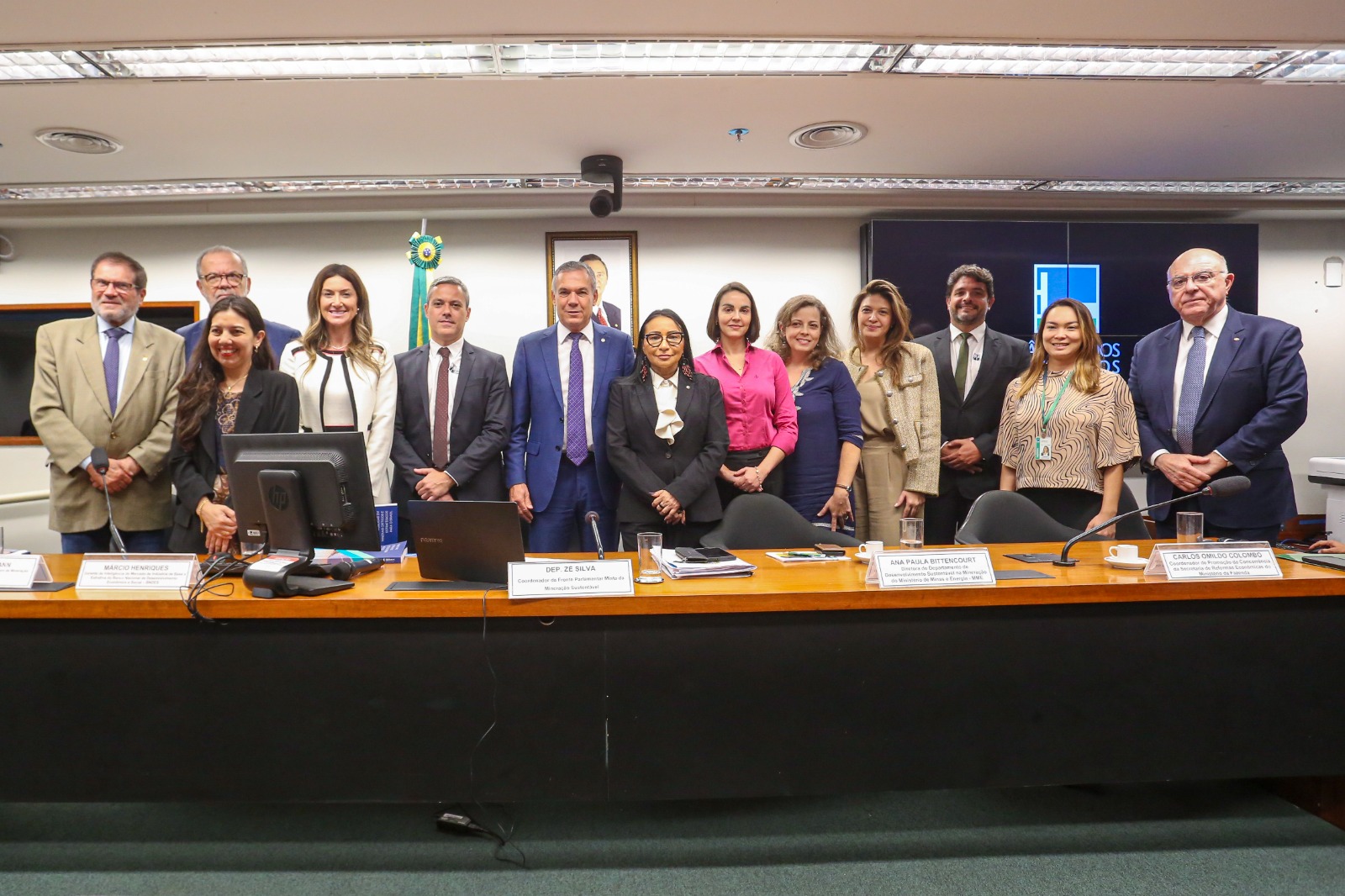 Seminário discute como transformar riqueza mineral do Brasil em oportunidades sustentáveis 