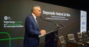 Deputado Zé Silva no debate do Correio Braziliense