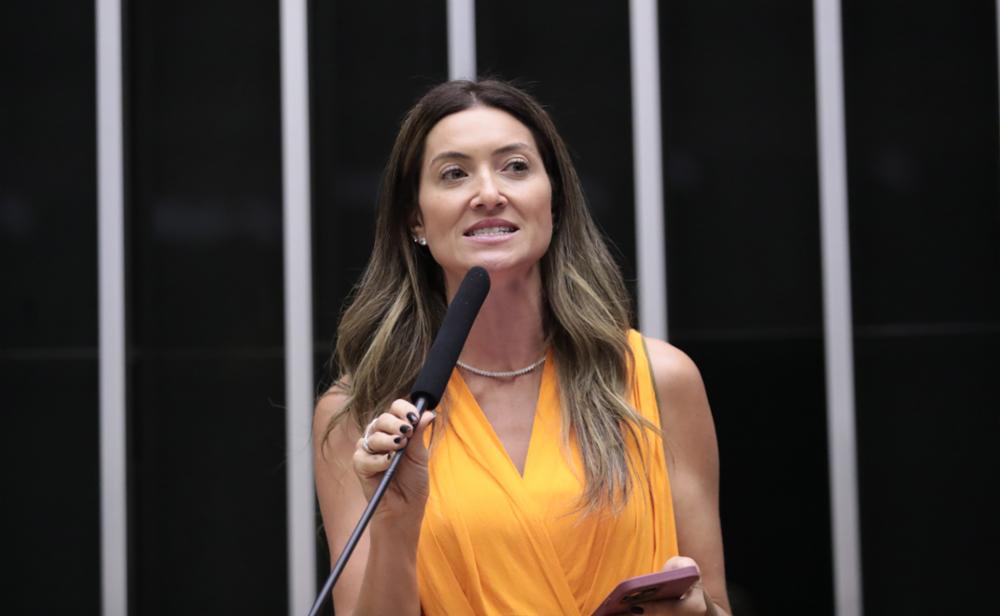 Deputada Greyce Elias propõe emenda para promover mais igualdade no setor mineral 