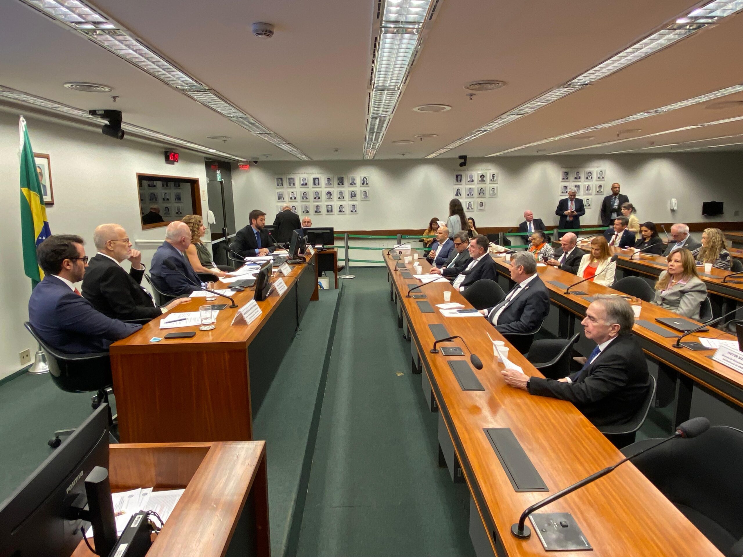 Deputado Arnaldo Jardim adianta principais pontos do parecer sobre a Política Nacional de Minerais Críticos e Estratégicos